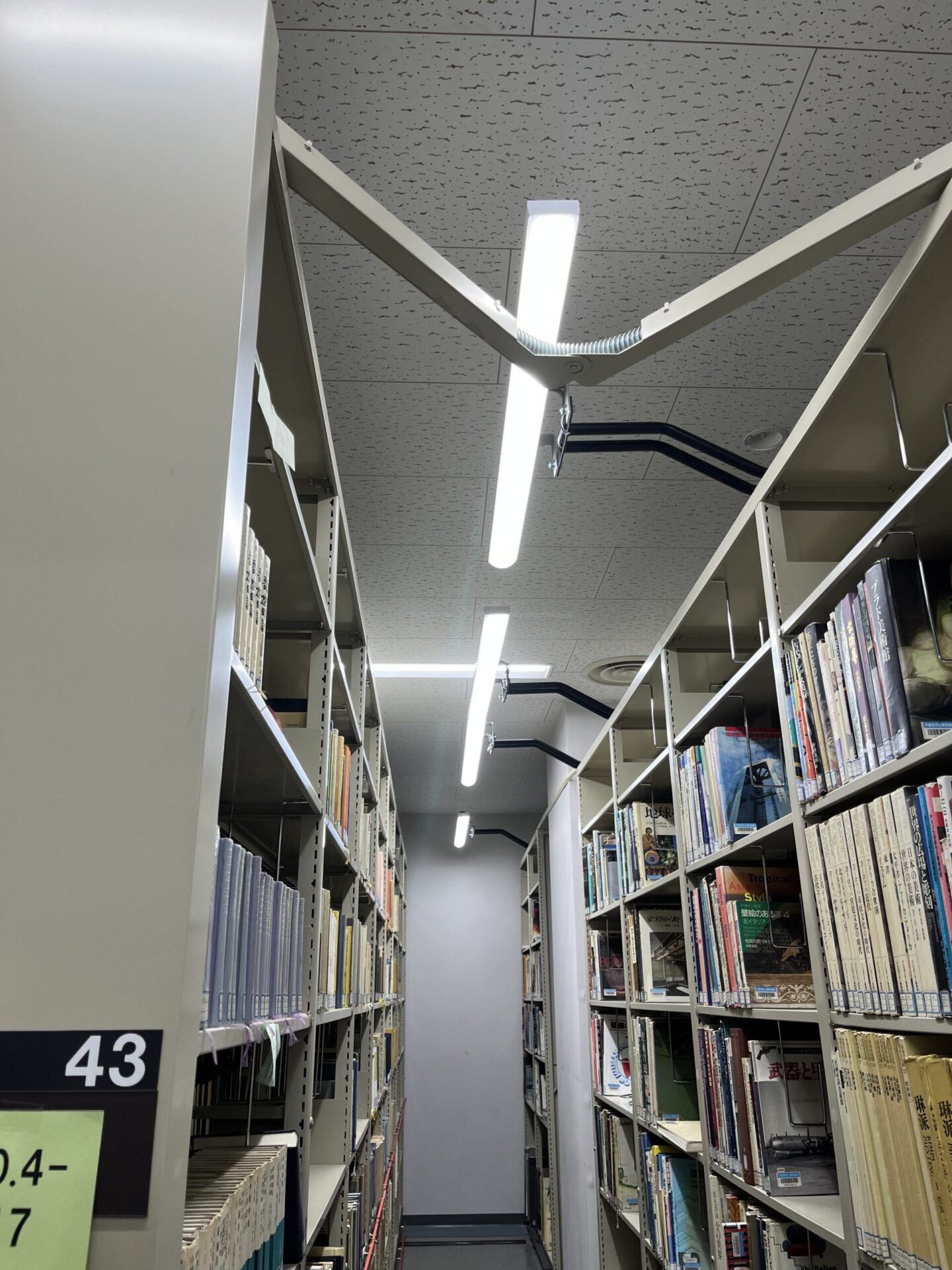 東図書館電灯設備改修工事施工写真
