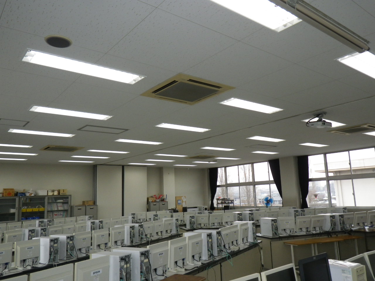 宇都宮白楊高校省エネルギー加速化電気設備工事施工写真