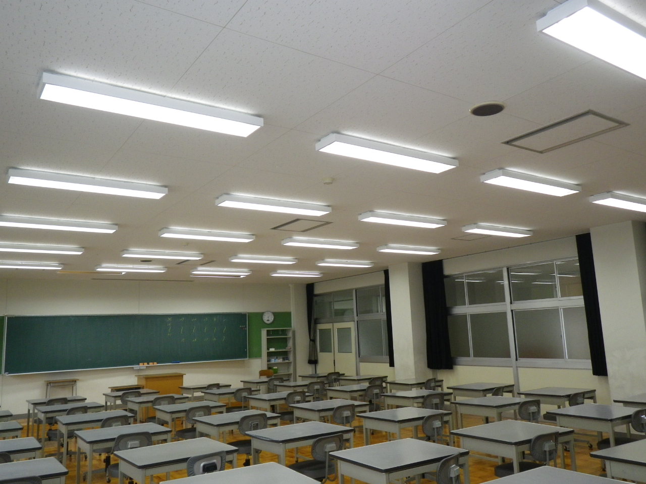 宇都宮白楊高校省エネルギー加速化電気設備工事施工写真