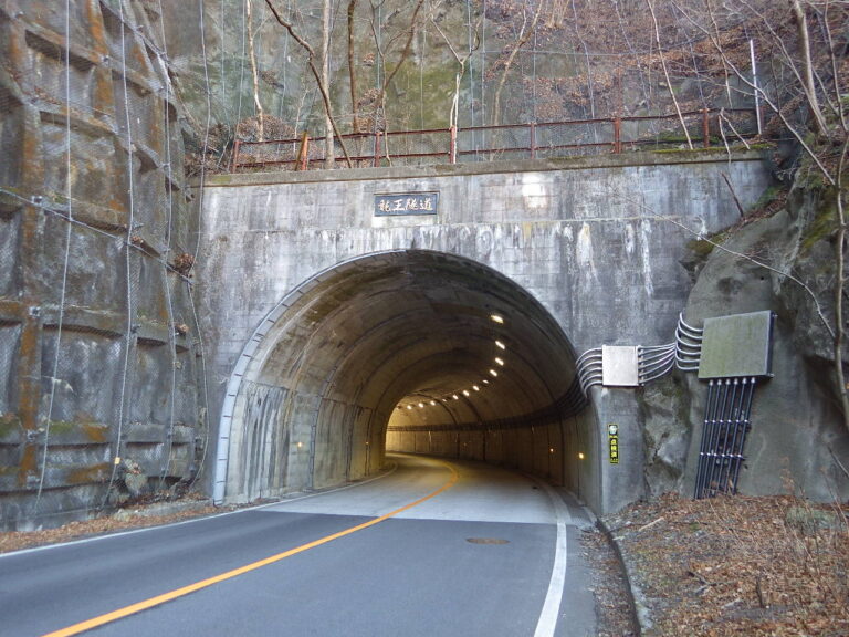 トンネル照明補修工事　121号その1（道保防災）イメージ