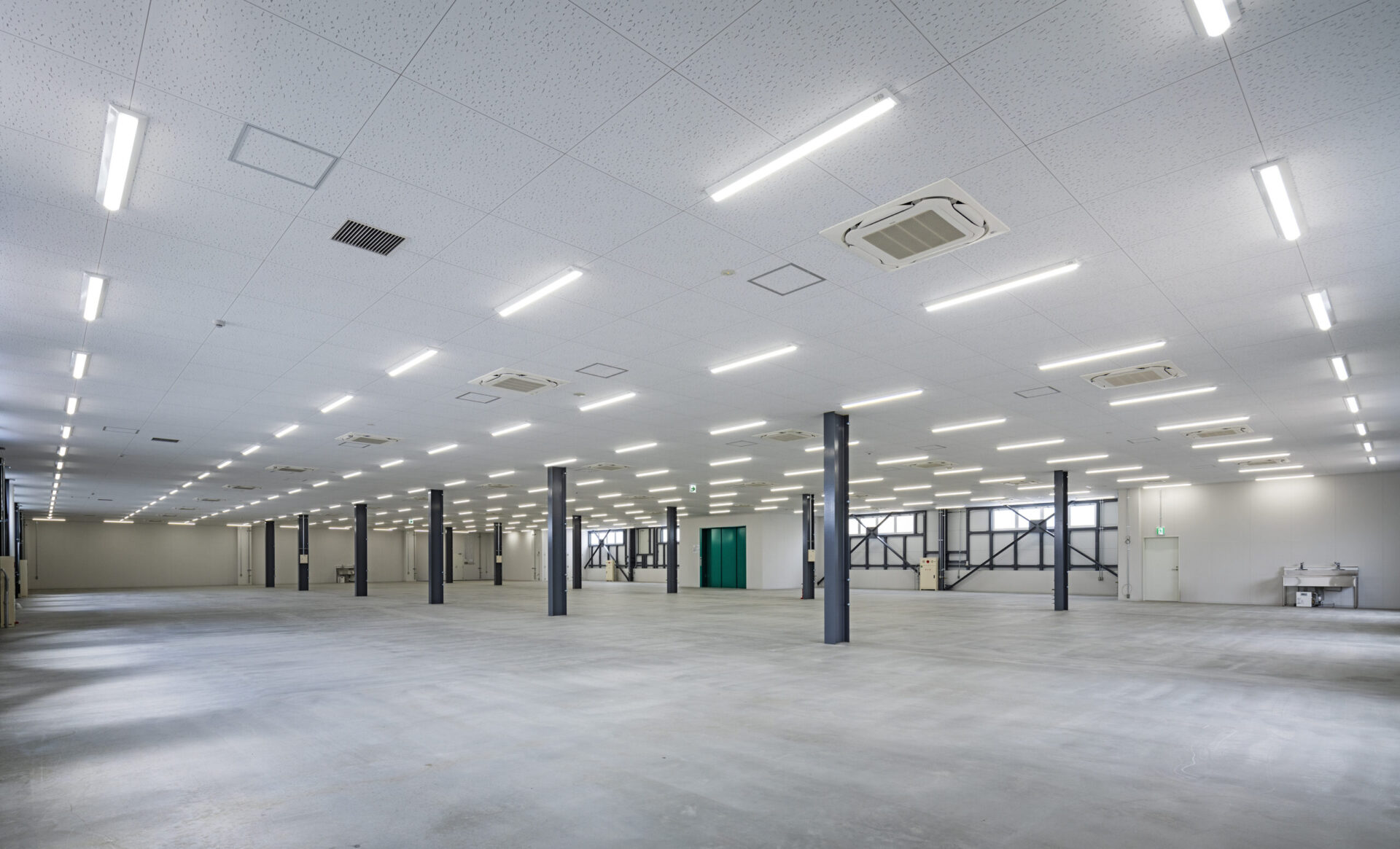 ㈱マカベ　スズキ工場新築電気設備工事施工写真