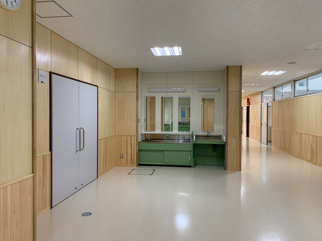 ﾃｸﾉﾎﾟﾘｽｾﾝﾀｰ地区新設小学校屋内運動場その他新築電気設備工事施工写真