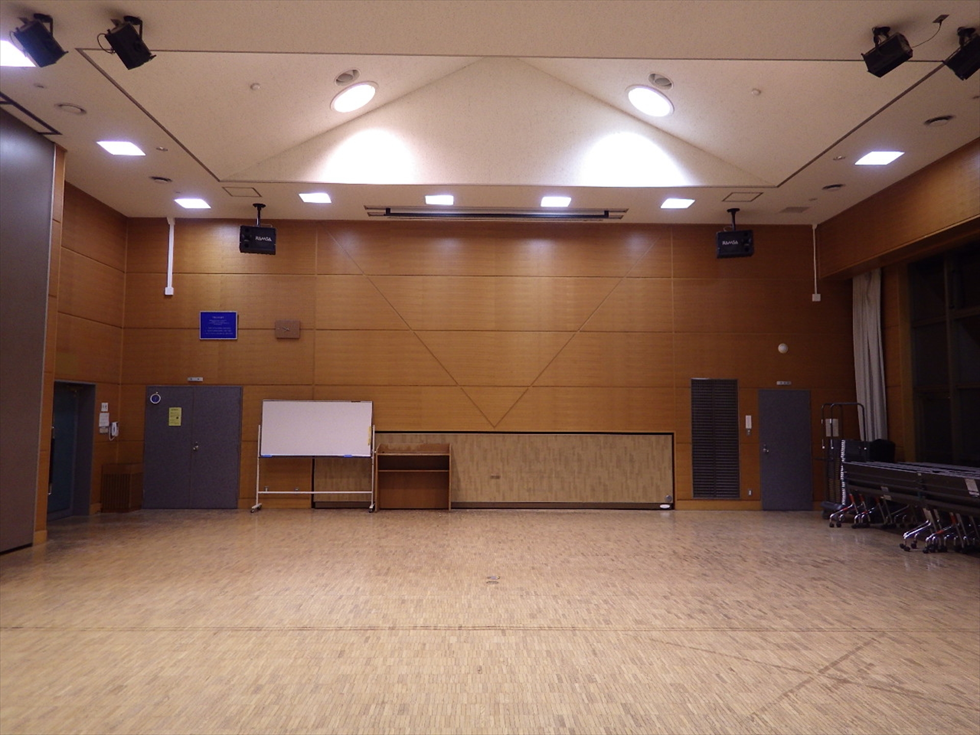 豊郷地区市民センター太陽光発電設備工事施工写真
